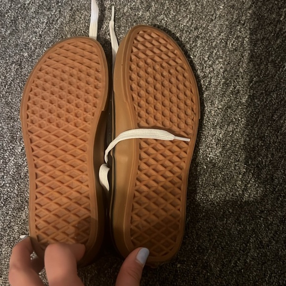 Vans - Picture 6 of 6